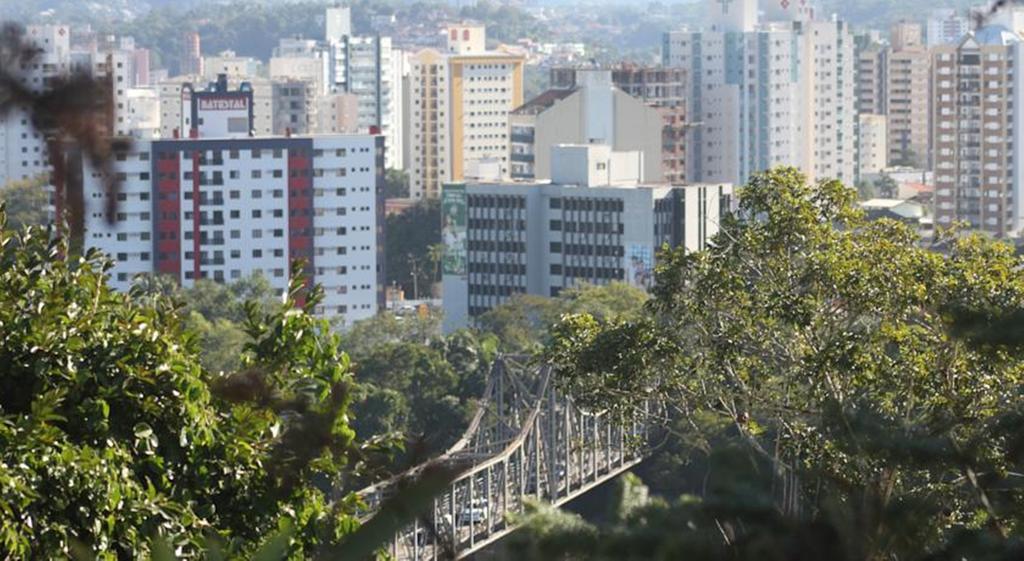 Pousada Brigite & Hostel Blumenau Exterior foto